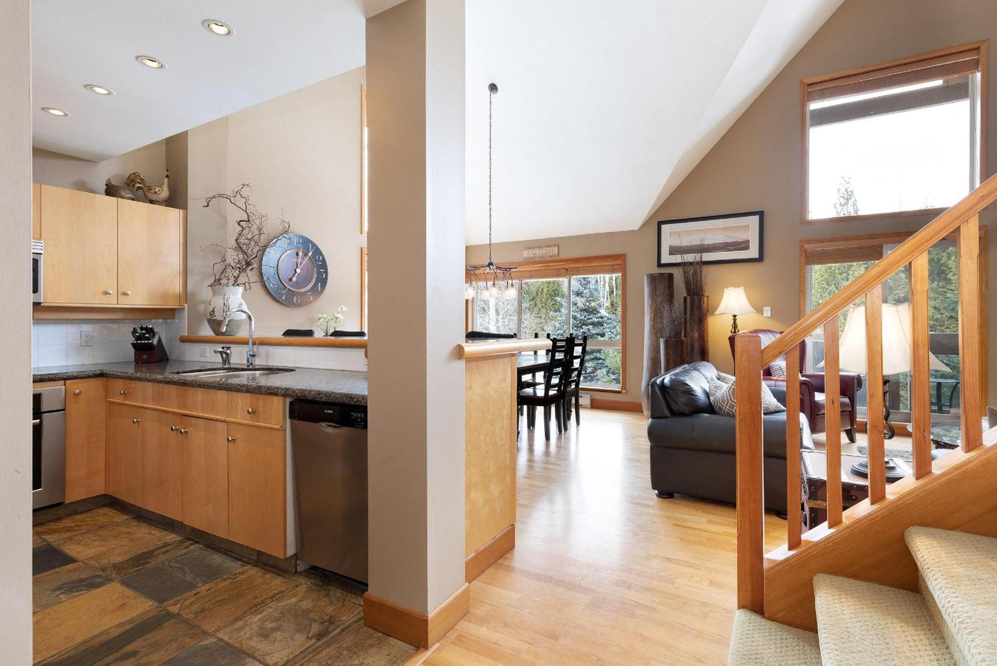וויסטלר Alpine Greens 8 | Bright Townhome Near Blackcomb, Walk Or Shuttle To Skiing, Secure Parking מראה חיצוני תמונה