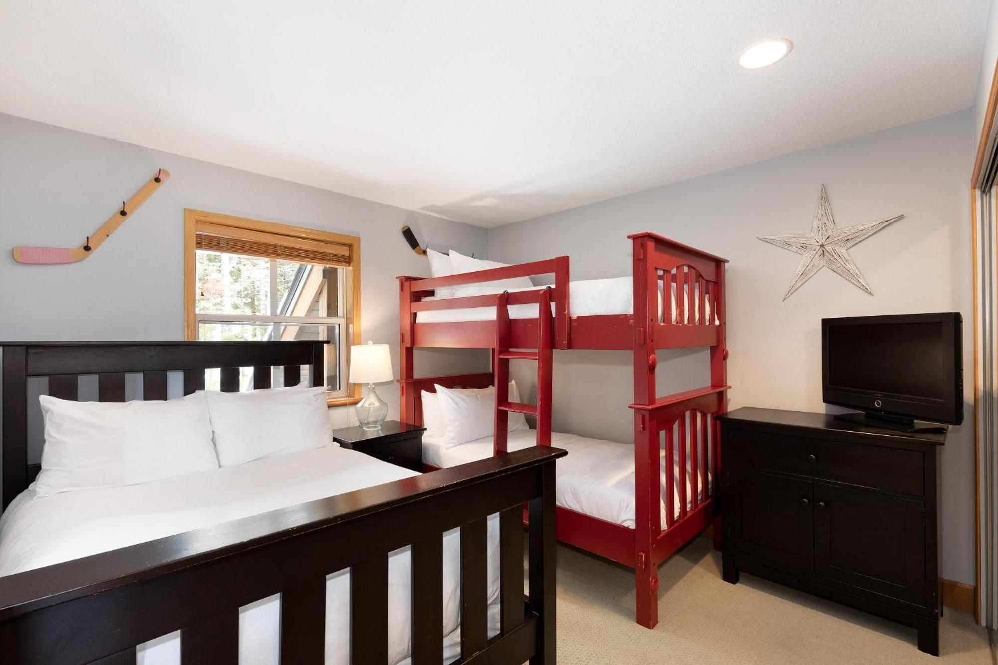 וויסטלר Alpine Greens 8 | Bright Townhome Near Blackcomb, Walk Or Shuttle To Skiing, Secure Parking מראה חיצוני תמונה
