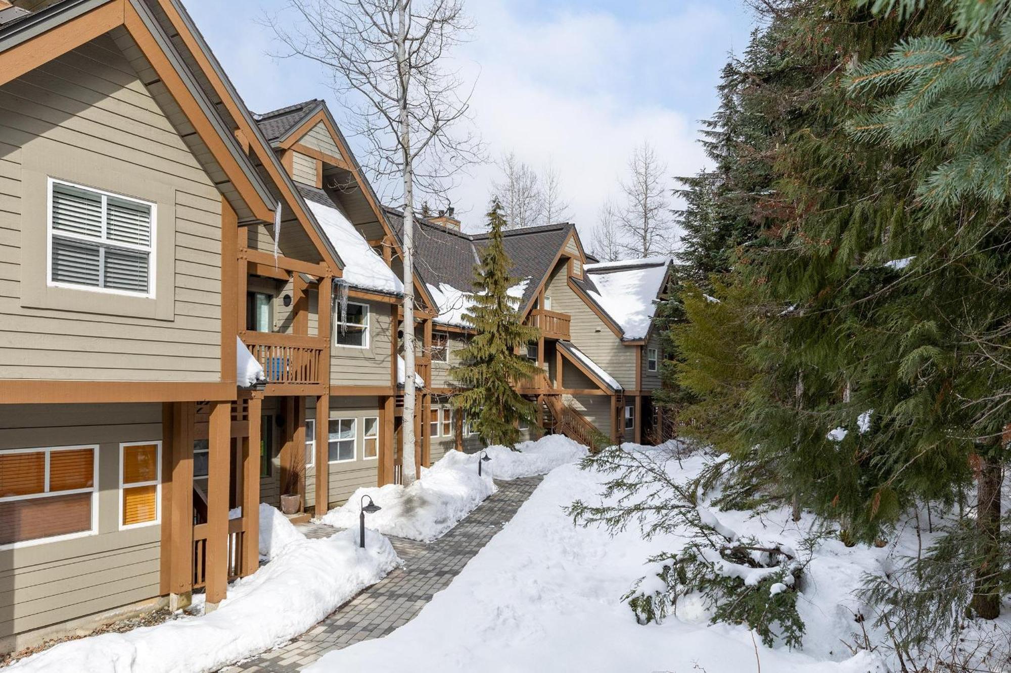 וויסטלר Alpine Greens 8 | Bright Townhome Near Blackcomb, Walk Or Shuttle To Skiing, Secure Parking מראה חיצוני תמונה